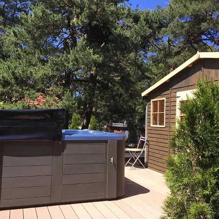 شقة 1-bedroom Apartment-rooftop Jakuzzi-hot Tub, Bbq & Sauna In A Forest By The كلابيدا