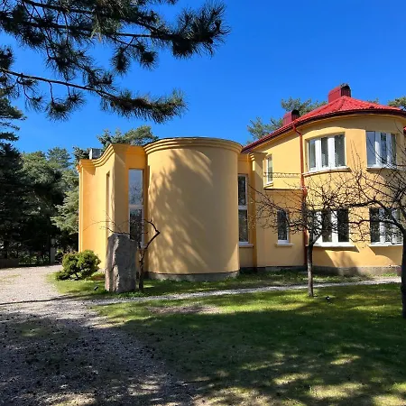1-bedroom Apartment-rooftop Jakuzzi-hot Tub, Bbq & Sauna In A Forest By The شقة